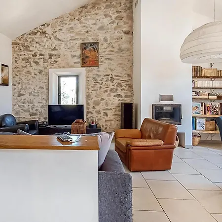 3 Bedroom Amazing In Cyr Sur *